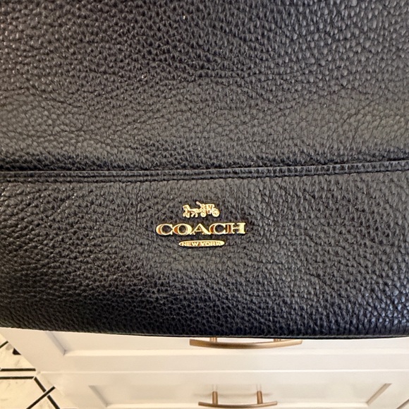 Coach Black Leather Shoulder Bag with Gold Chain - Picture 7 of 7